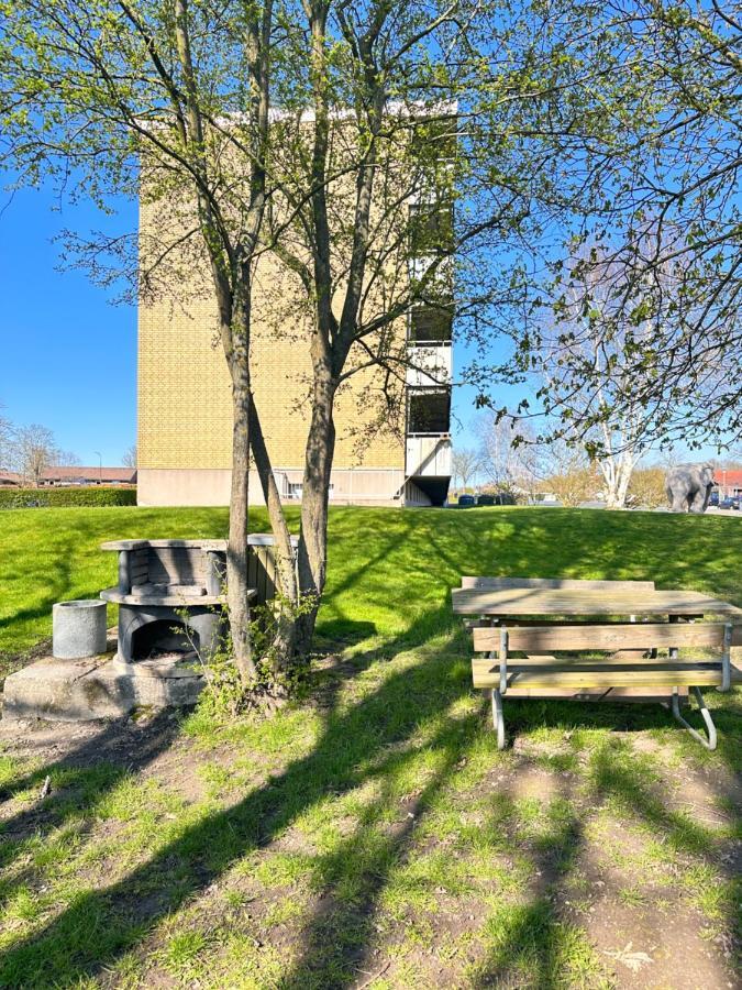 Privat One Bedroom Apartment With Free Parking Odense Exterior foto